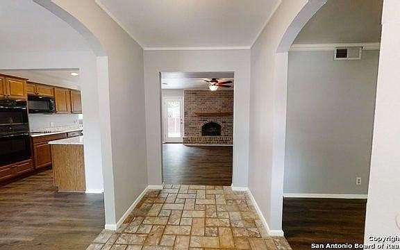 3rd image of 3702 Sugarhill Dr