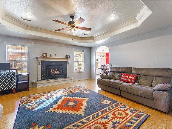 5th image of 613 Eagle Dr