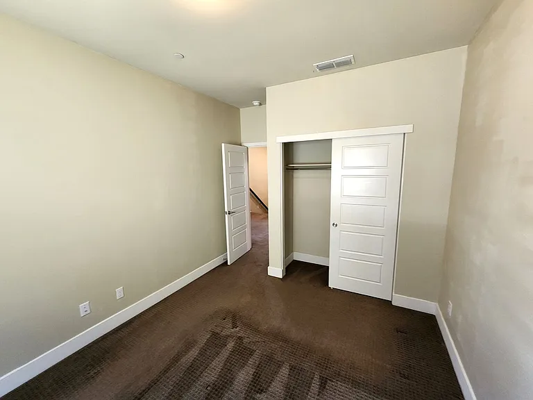 4549 Maple Crest St — Photo 17