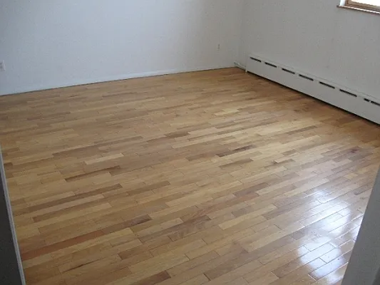 Rented by FlatFinders Realty | media 31