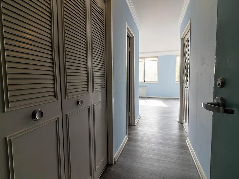 10401 Grosvenor Pl #724 — Photo 8