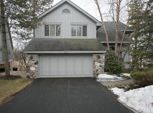 4936 Fairway Ridge Cir, West Bloomfield, MI 48323