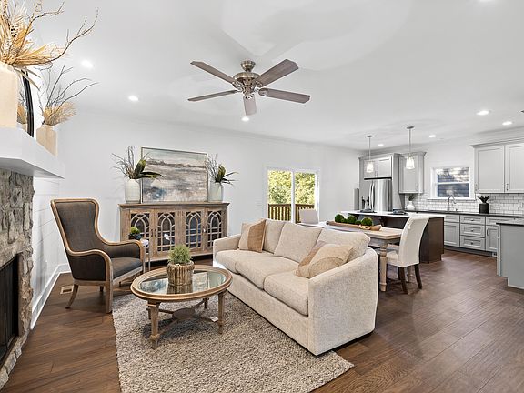 3rd image of 508 Hedgewood Dr