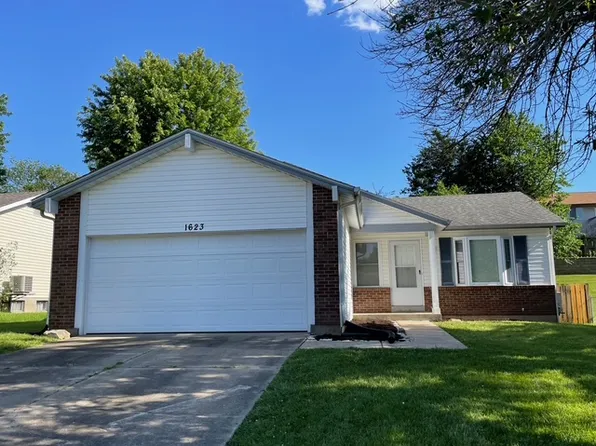 1623 Fairwood Forest Dr, Saint Peters, MO 63376