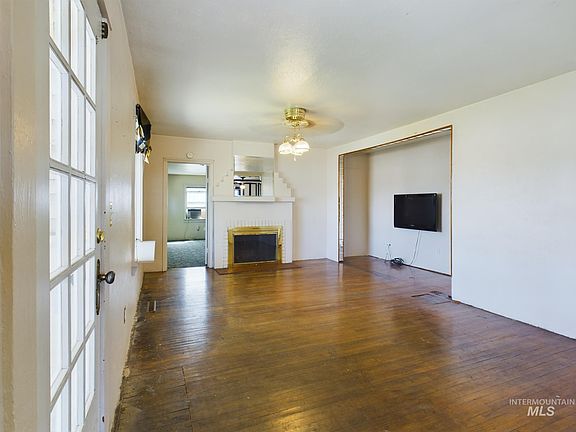 5th image of 2104 College Ave