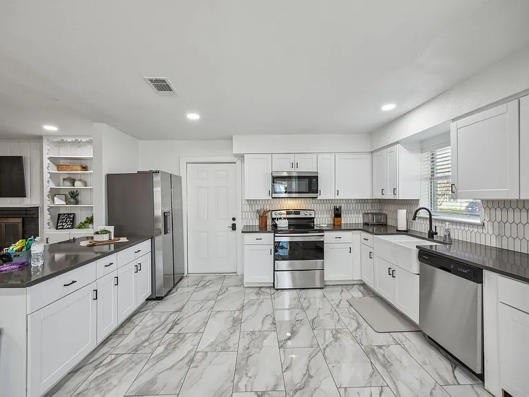 1729 14th Pl — Photo 12