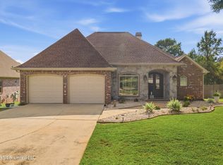 721 Clover Pl, Biloxi, MS 39532