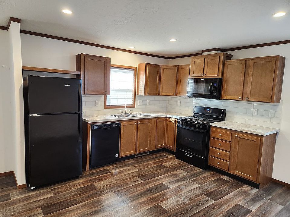 1st image of 38 Joymar Dr
