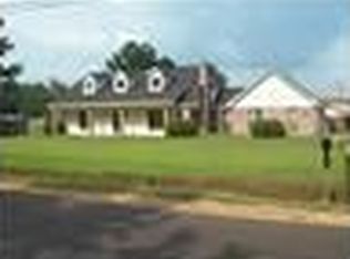 571 Hughes Rd, Columbus, MS 39702