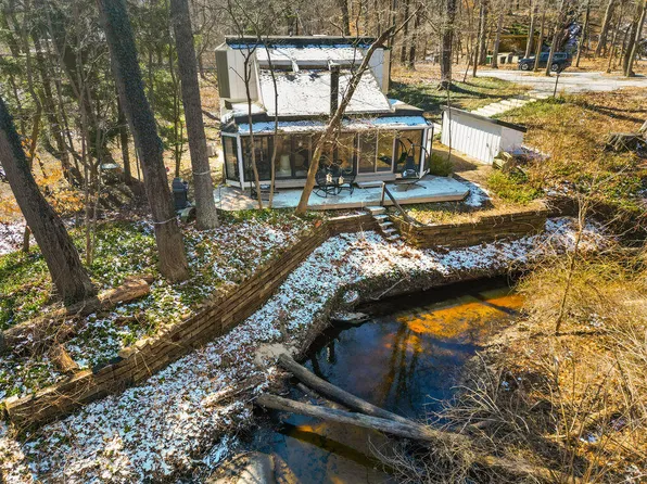 19475 Dogwood Dr, New Buffalo, MI 49117