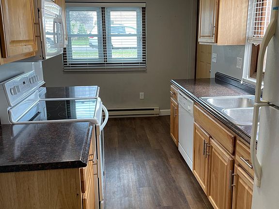 2nd image of 843 Illinois Ave APT 1