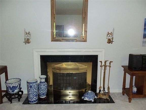5th image of 235 Silver Oak Dr