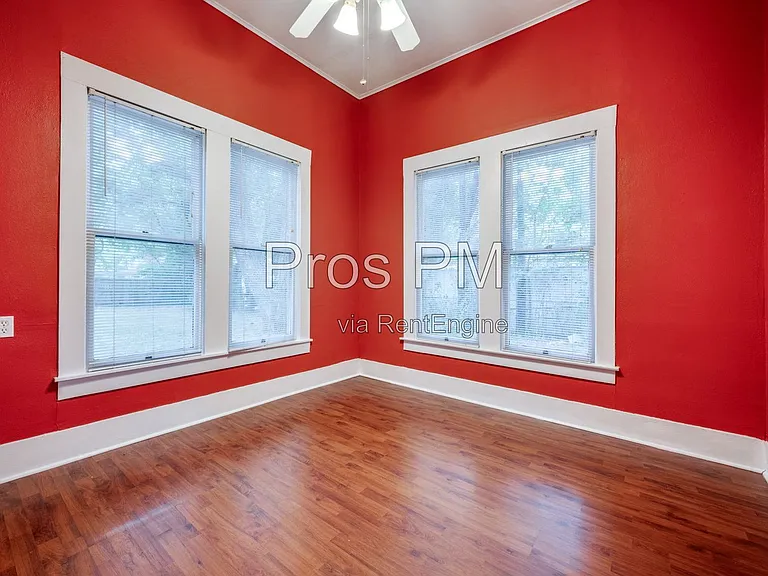 912 N Elm St — Photo 12