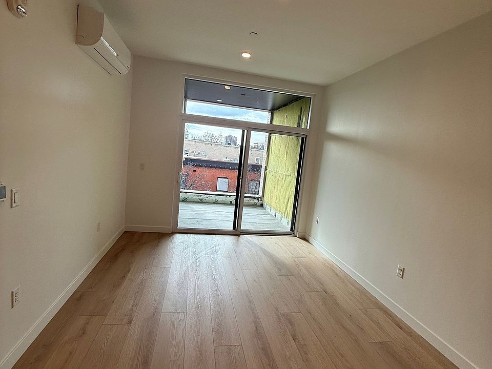 1st image of 1717 N Washington St #309