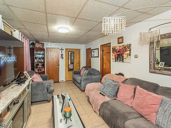 5th image of 1029 E 19Th St