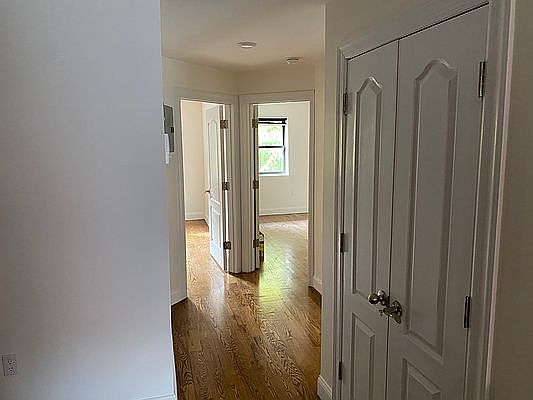 5th image of 478 Grand Ave Floor 2