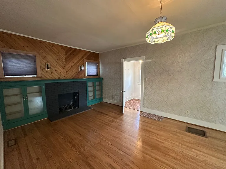 1032 W Pikes Peak Ave — Photo 5