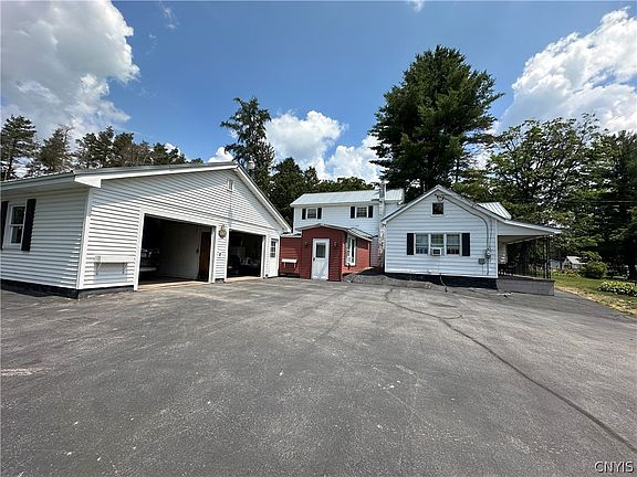 3rd image of 114 Woodgate Dr