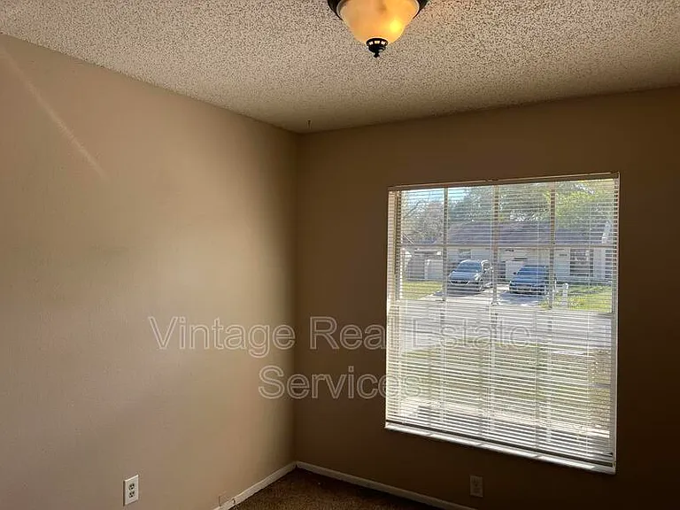 7708 Gulf Ct — Photo 9