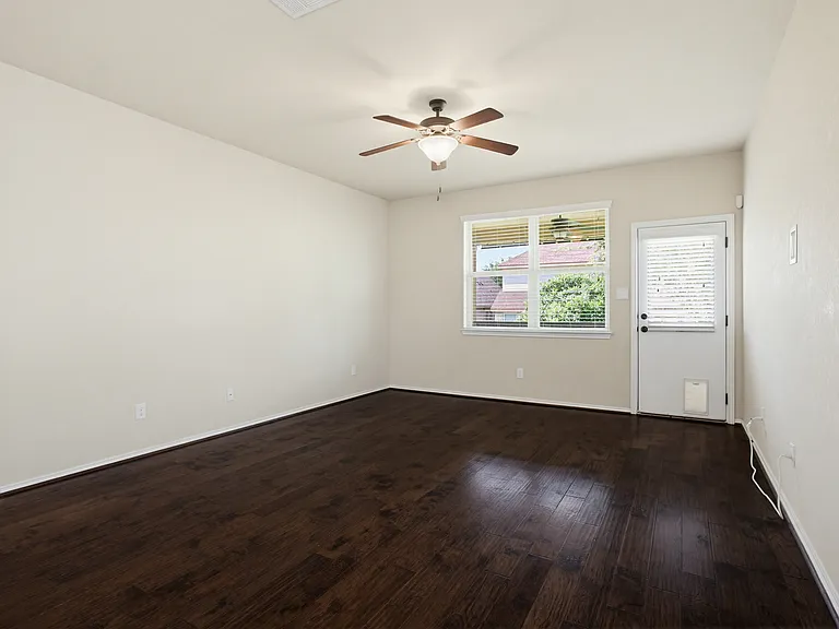12427 Lincoln Crk — Photo 12