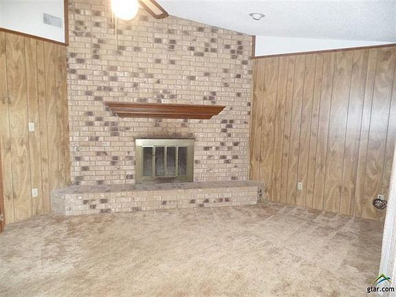 4th image of 212 Woodhaven St