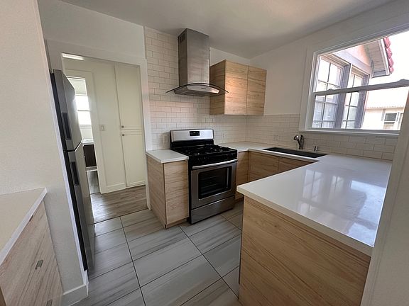 5th image of 1429 Havenhurst Dr APT 21