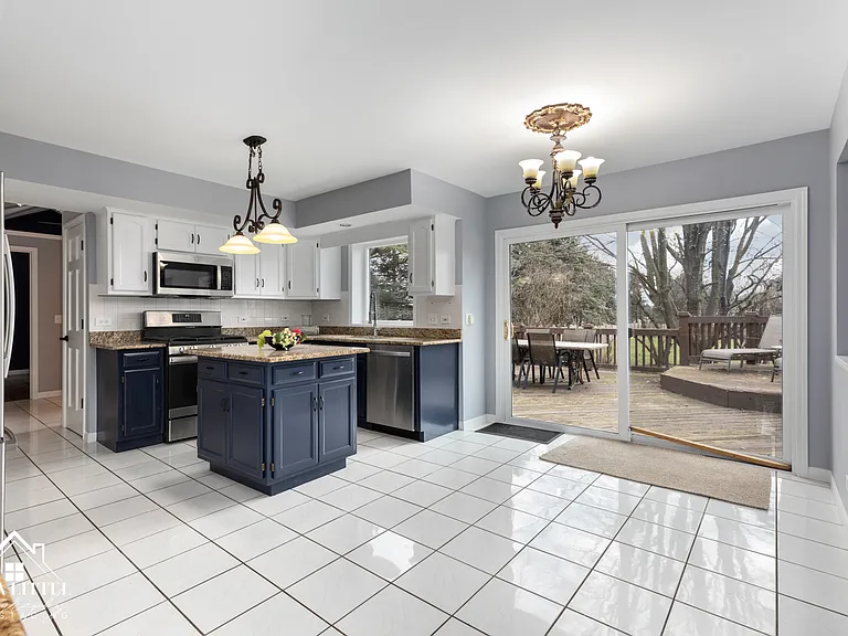 1523 Greenlake Dr — Photo 16
