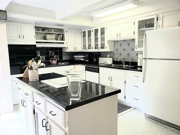 5th image of 5440 Threasa St