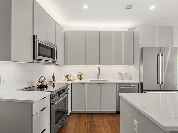 3rd image of 1515 Commonwealth Ave Unit 603