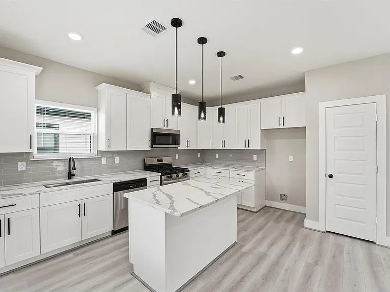 3107 Grassmere St #B — Photo 8
