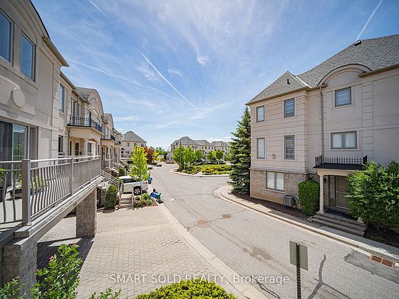 5th image of 9133 Bayview Ave #16