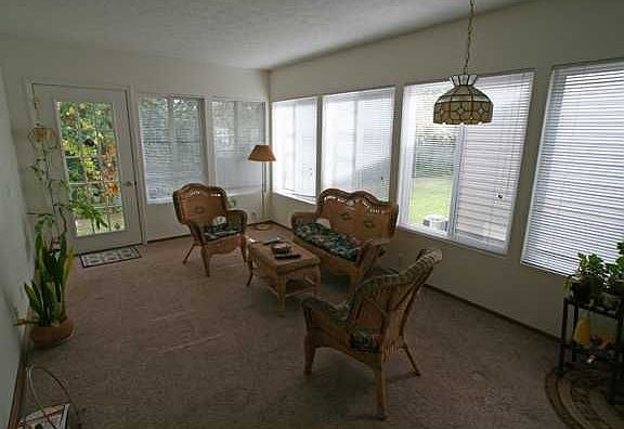 5th image of 44 Atwood Dr