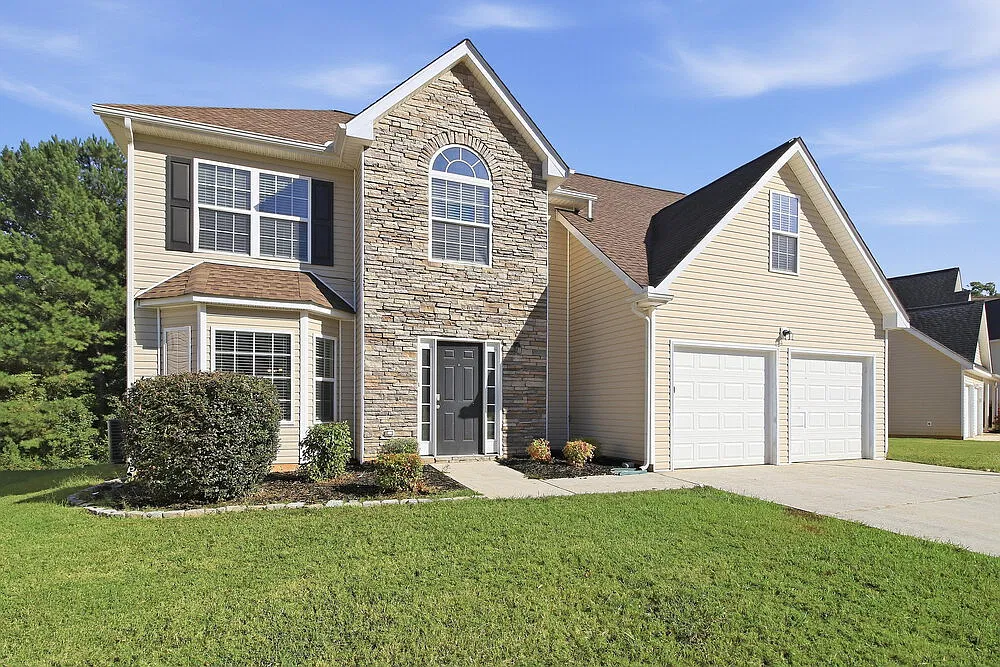 4 bed, 2.5 bath, 2783 sqft, $2,525 — Photo 4