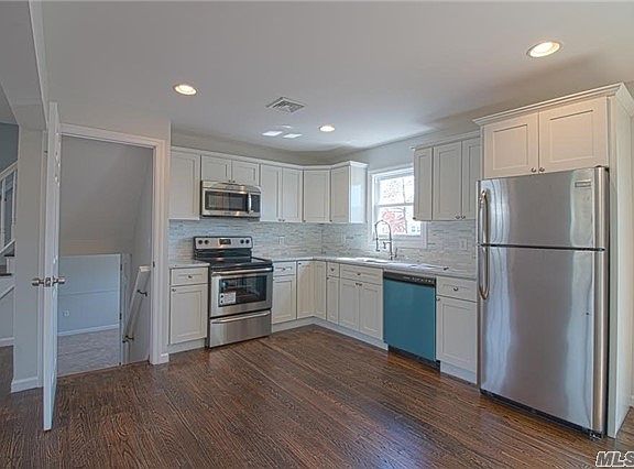 3rd image of 29 Sherwood Dr