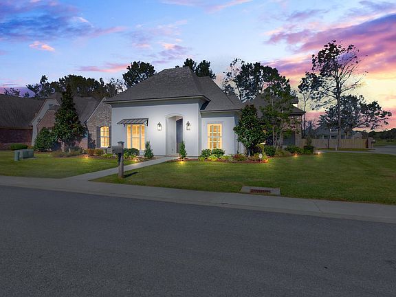 2nd image of 100 Barolo Dr