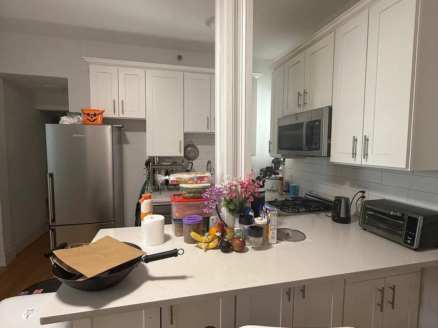 3 bed, 1.0 bath, $5,250 — Photo 2