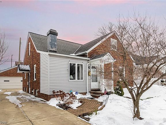 2nd image of 1431 Parkwood Rd