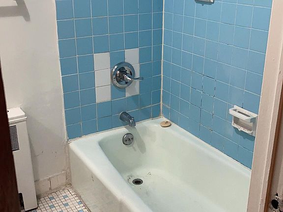 4th image of 2749 Fenton Ave Floor 1