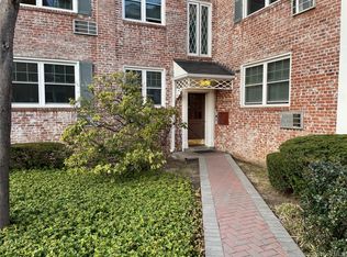 43 N Forest Avenue #C21, Rockville Centre, NY 11570