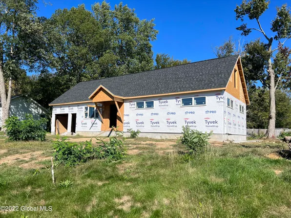 14 Redwood Drive, Ballston Lake, NY 12019