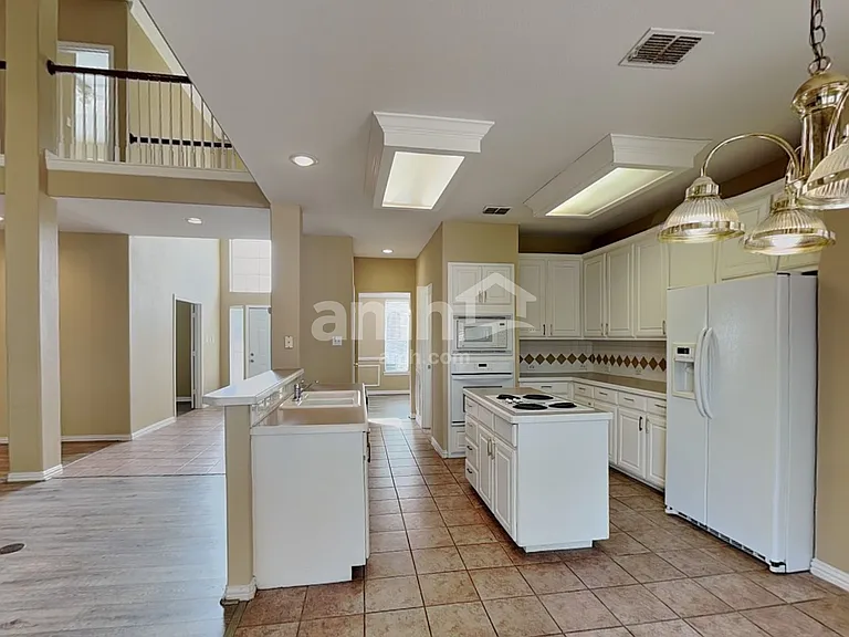 901 Muirfield Rd — Photo 4