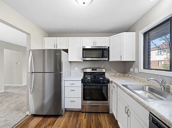 5th image of 949 E Kings Row Unit 3