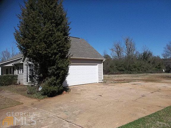 3rd image of 50 Darby Dr