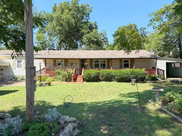 1213 6th St, Oswego, KS 67356