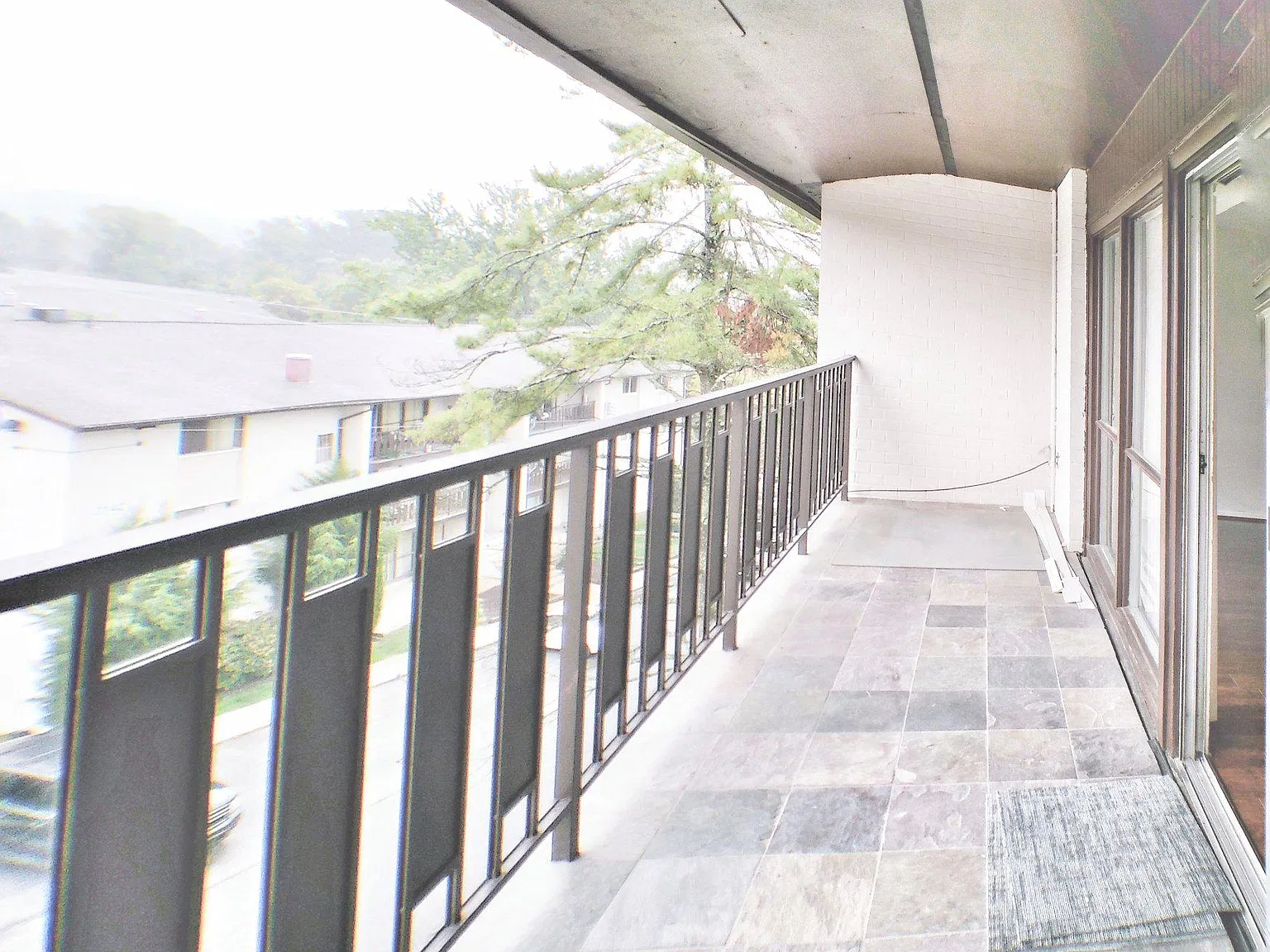 Huntcrest Condominium — Photo 4