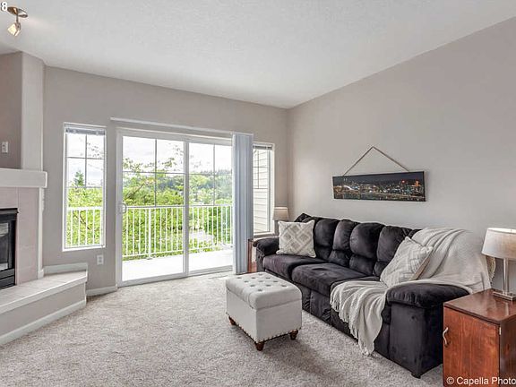 4th image of 15060 SW Warbler Way Unit 102