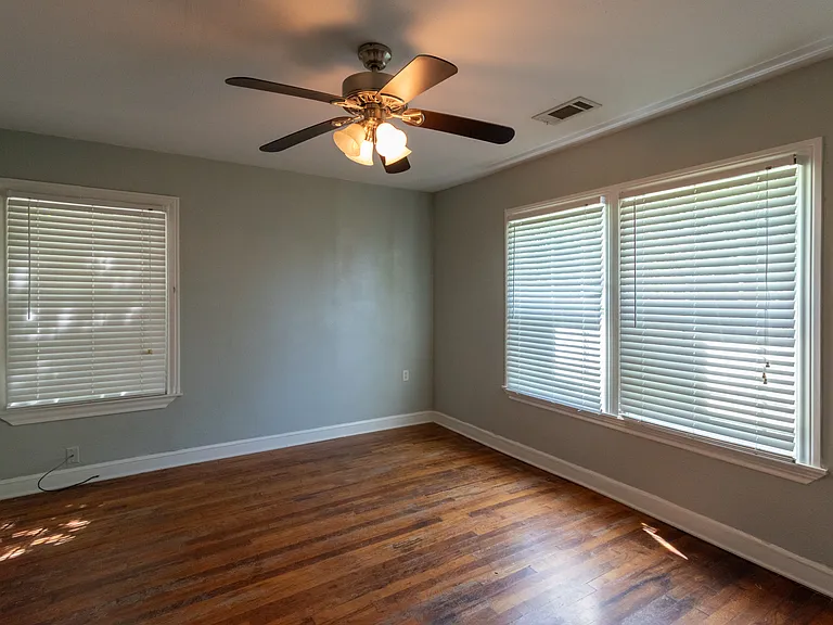 2606 Pine Ave — Photo 14