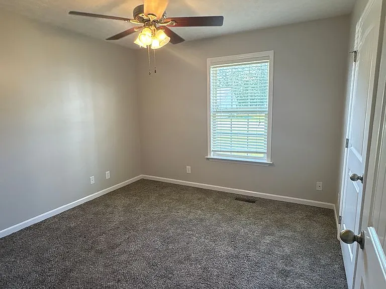479 Indian Springs Cir — Photo 17