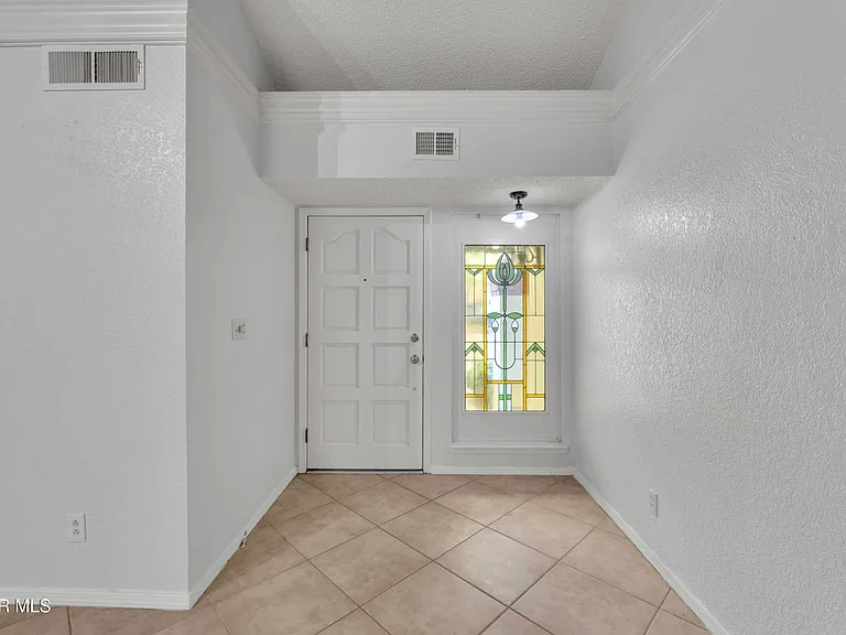 620 Lakeway Dr — Photo 15