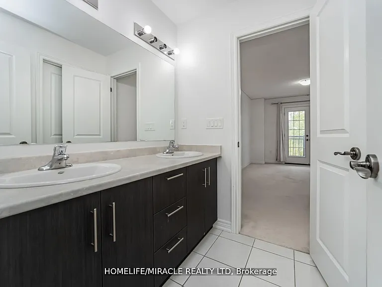 10 Kenora St — Photo 32